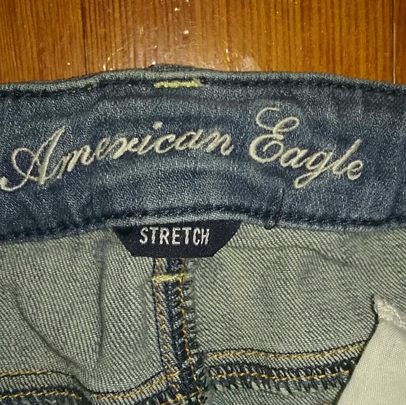 ♡ American Eagle Low Rise Ripped Jeans♡ - Picture 5 of 6